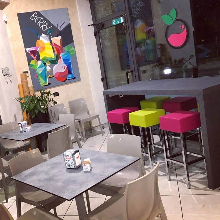 Berry Coffee Bar & Drinks