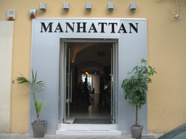 Bar Manhattan