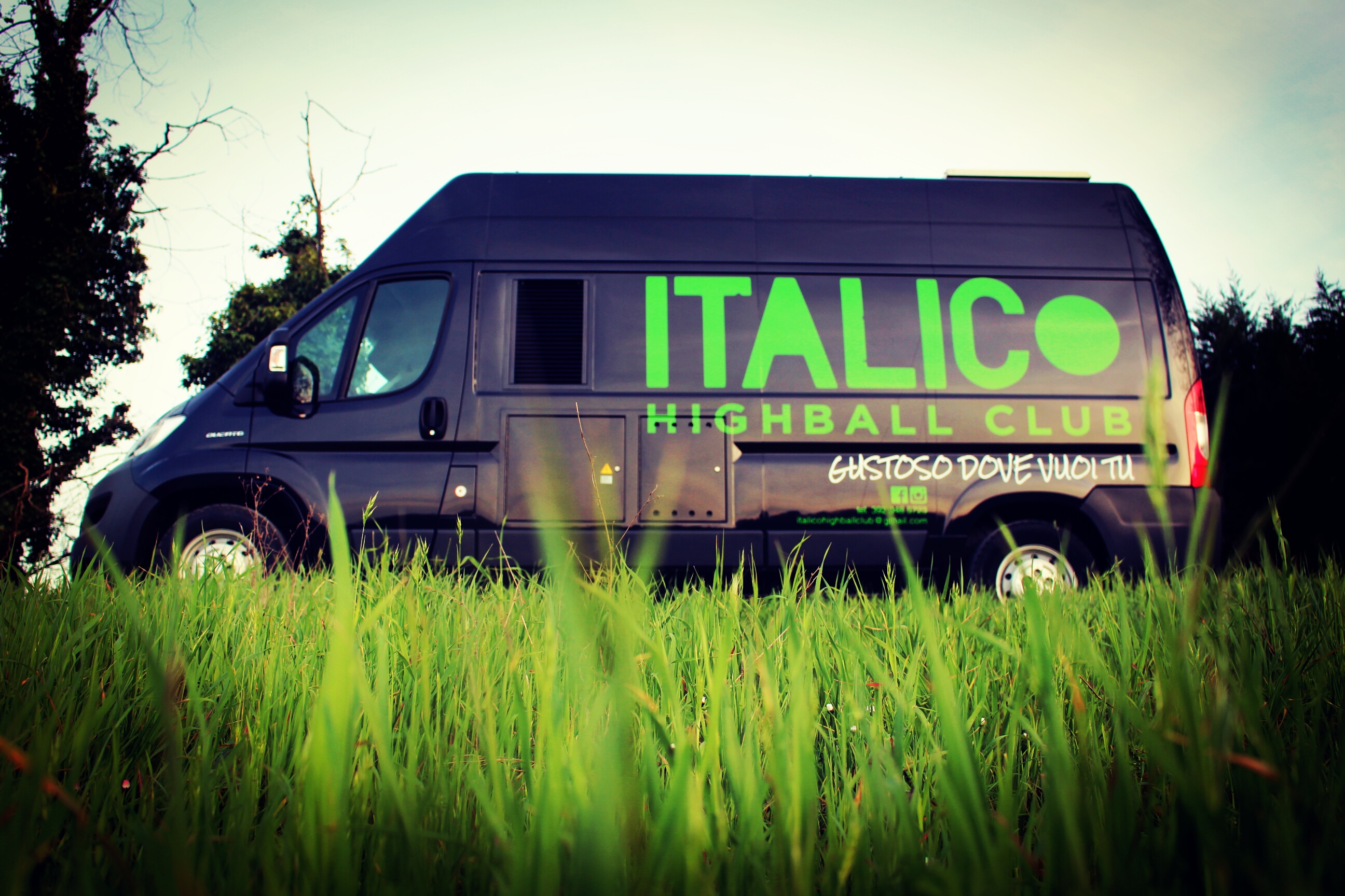 Italico Highball Club - Cocktails E Panini Fusion In Un Furgone