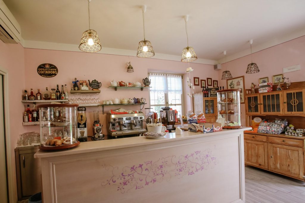 B&b La Casa Di Alice, Bar Bistrot E Spa Con Centro Estetico