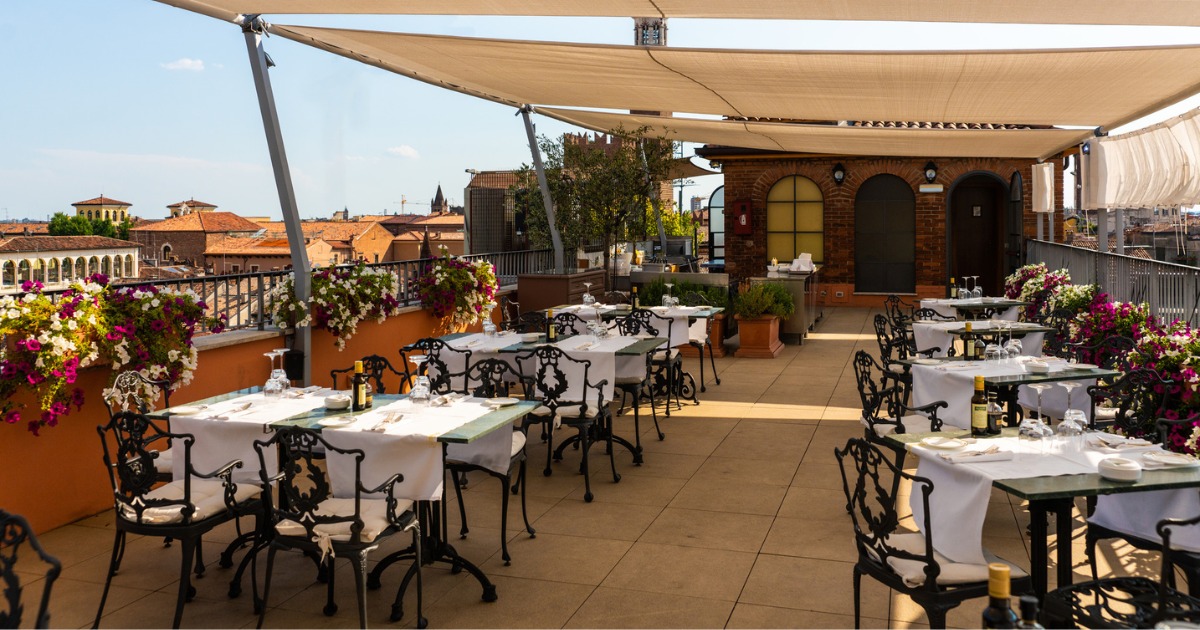 Due Torri Lounge & Restaurant