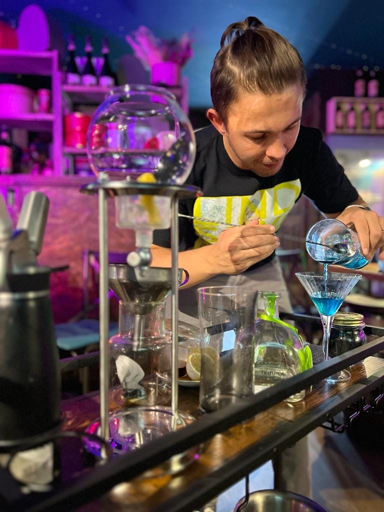 Artis Mixology & Lab.